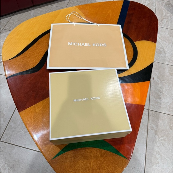 Michael Kors - Picture 9 of 10